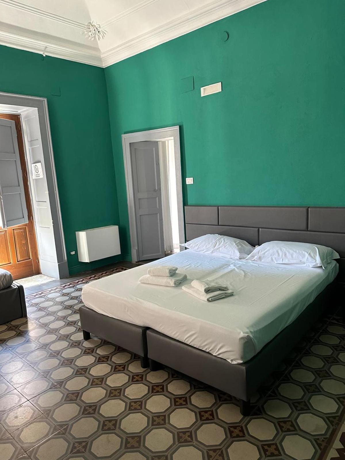 Agatha Cosy Hotel คาตาเนีย ภายนอก รูปภาพ
